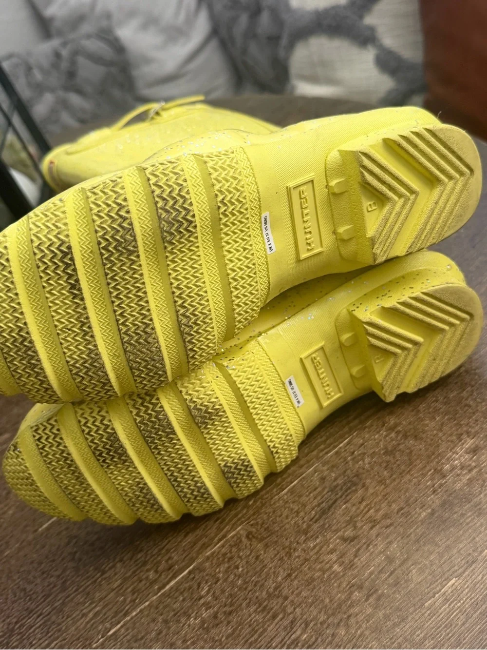 Hunter Yellow Glitter Tall Rain Boots girl’s size 6